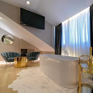  Pensión Lumiere Luxury