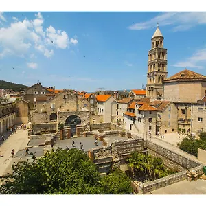 Guest house Palace Tower View, Split