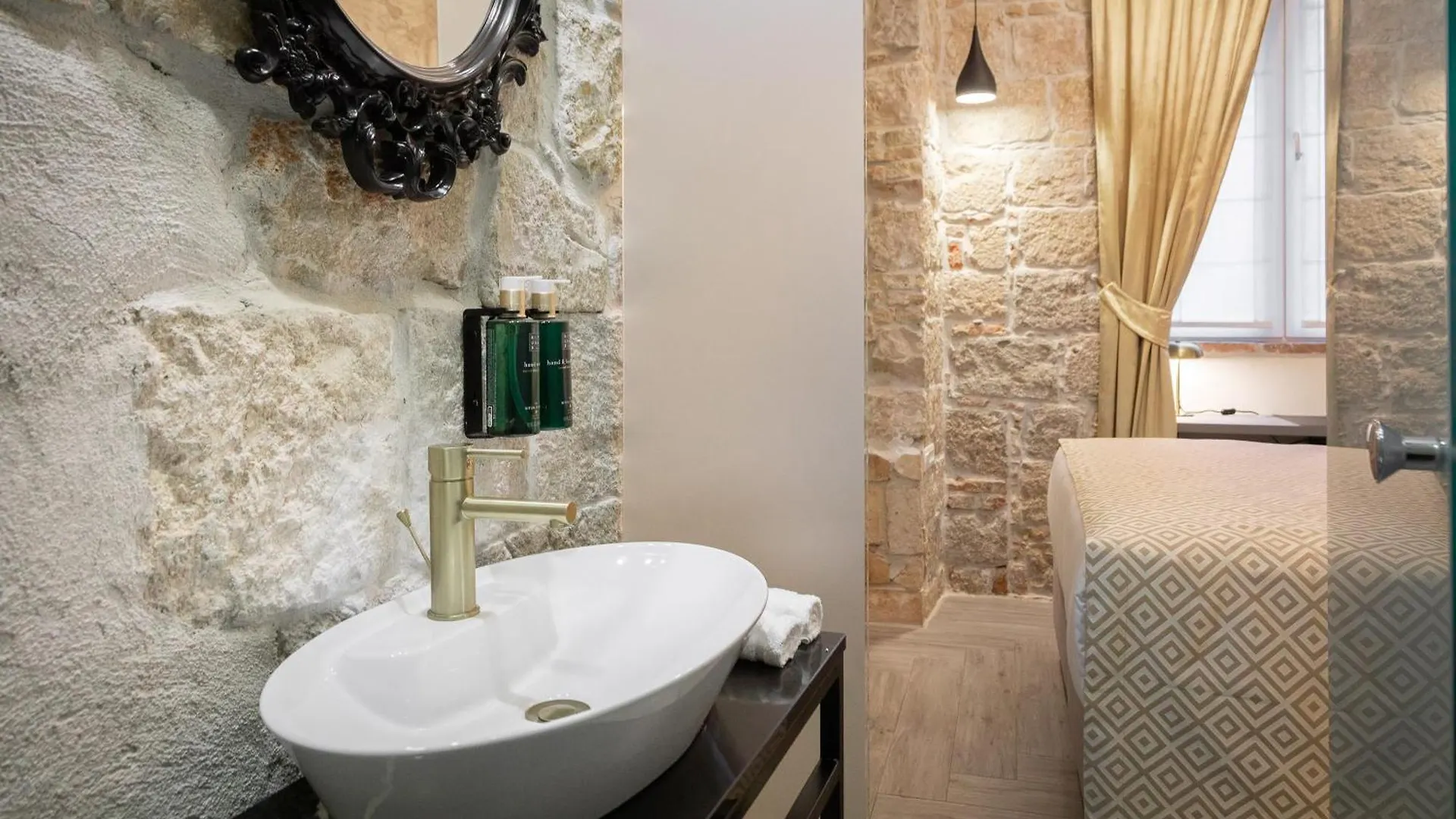 Design Rooms Anima Mundi Citycentre Right Next To Diocletian'S Palace Split 0*,