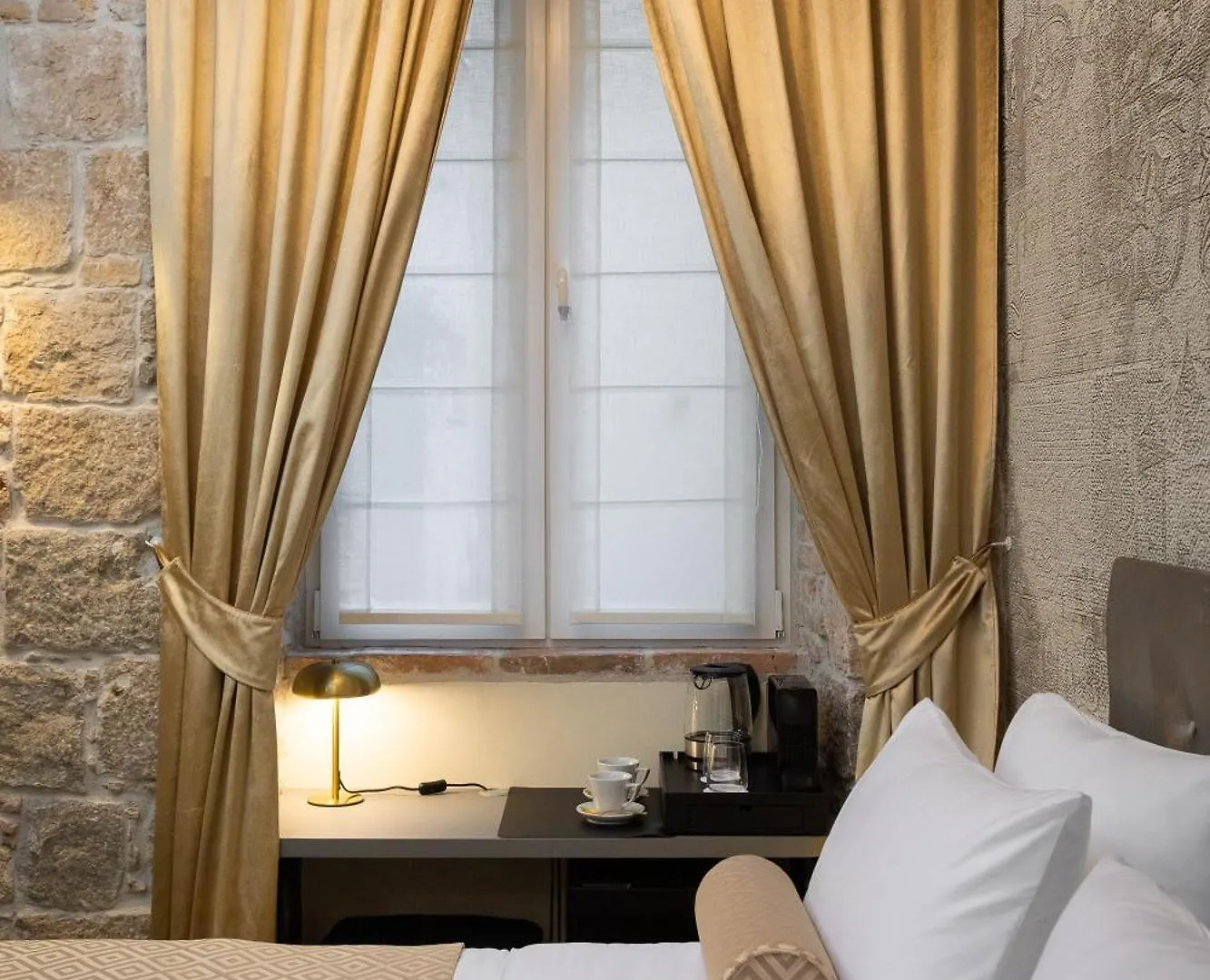 Guest house Design Rooms Anima Mundi Citycentre Right Next To Diocletian'S Palace Split