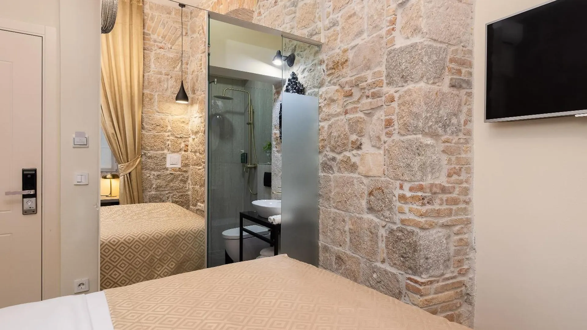 Design Rooms Anima Mundi Citycentre Right Next To Diocletian'S Palace Split 0*,